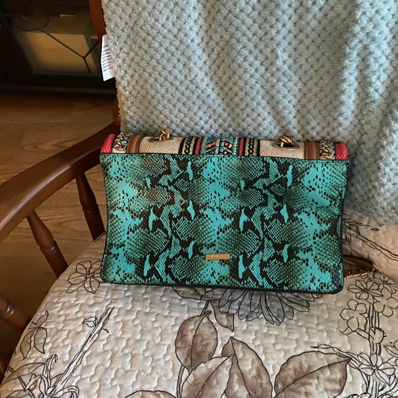 Aldo crossbody like new rarely used - Picture 2 of 3